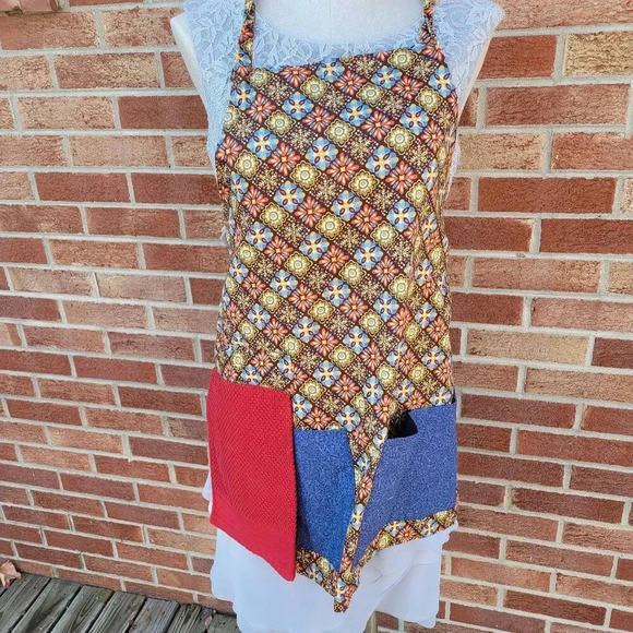 Handcrafted Full Apron with Towel Colorful Antique Design - Picture 1 of 1